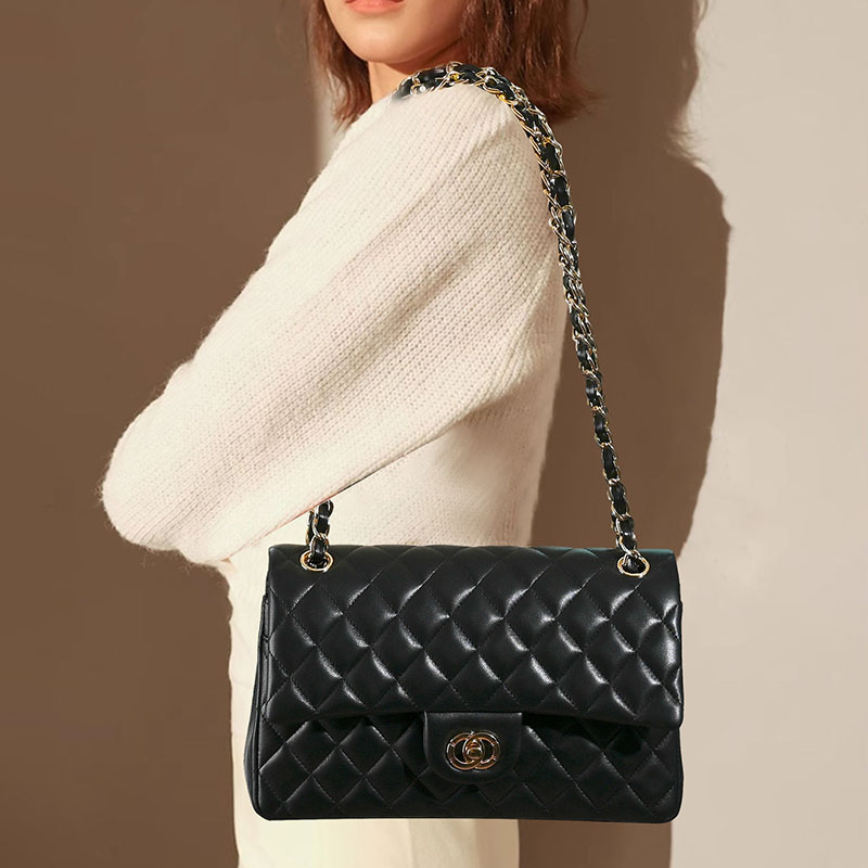 Women's Quilted Lambskin Leather Chain Crossbody Bag In Gold Hardware