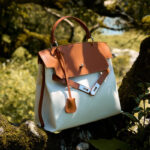 Sac à main en toile en cuir véritable bicolore pour femmes avec des accessoires en argent