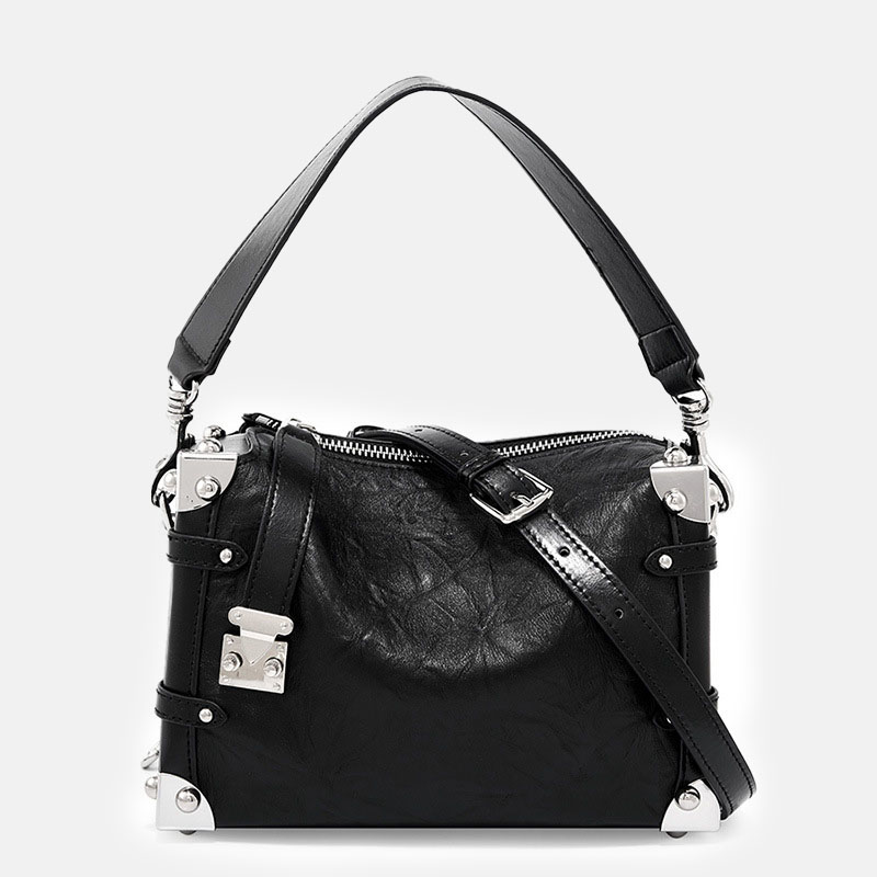 Sac à bandoulière vintage en cuir de grain supérieur clouté, avec accessoires argentés, pour femmes