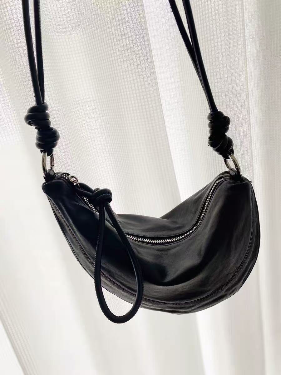 Minimalistische Damen Crossbody Satteltasche aus echtem Leder mit Reißverschluss photo review
