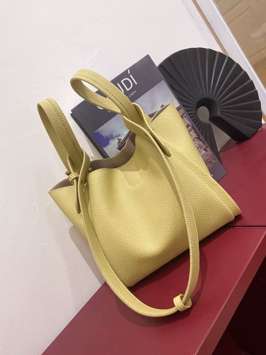 Minimalistische kleine Echtleder-Schulterhandtaschen für Frauen photo review