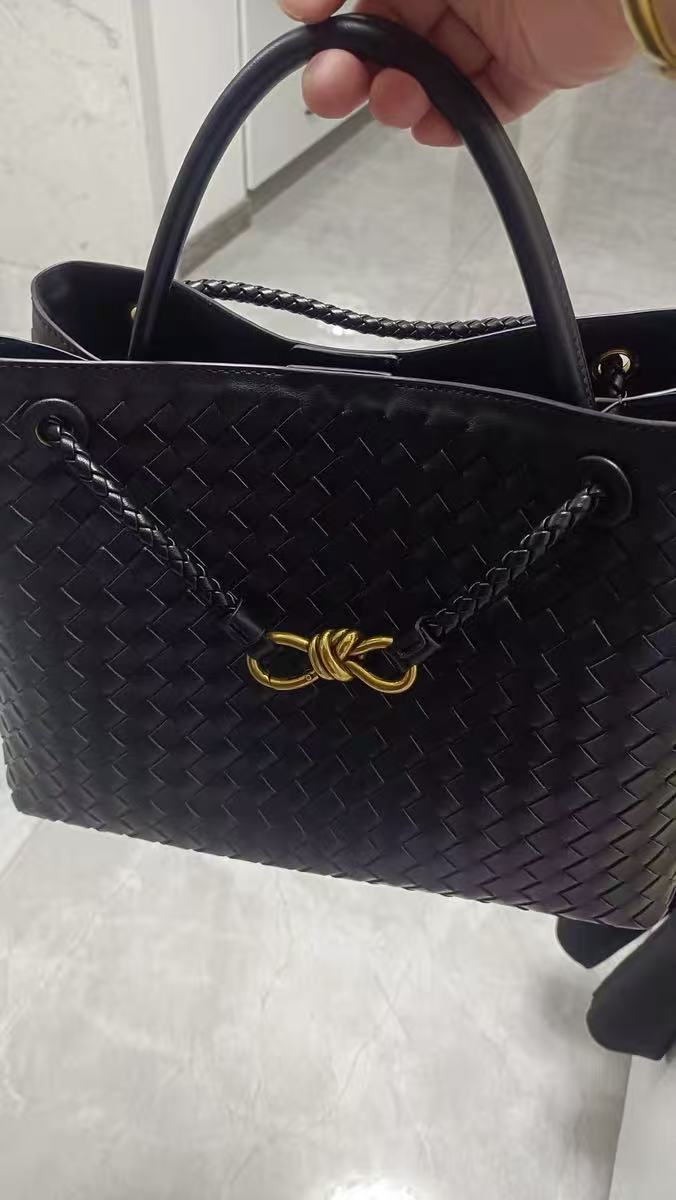 Women's Minimalist Woven Split Leather Shoulder Tote Handbag In Gold Hardware photo review