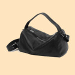Schwarze Handtasche aus echtem Leder in Kissenform mit Schulterriemen für Damen