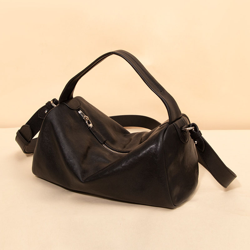 Schwarze Handtasche aus echtem Leder in Kissenform mit Schulterriemen für Damen