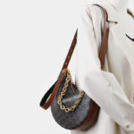 Schwarze Damen Leder Halbmond Print Kette Hobo Crossbody Umhängetasche