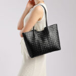 Sac fourre-tout en cuir véritable tissé pour femmes