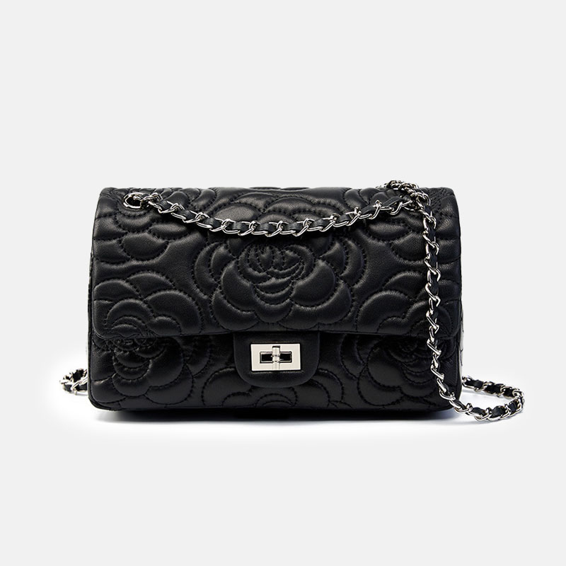 Damen Lammfell Kamelie Gesteppte Kette Crossbody Umhängetasche In Silber Hardware