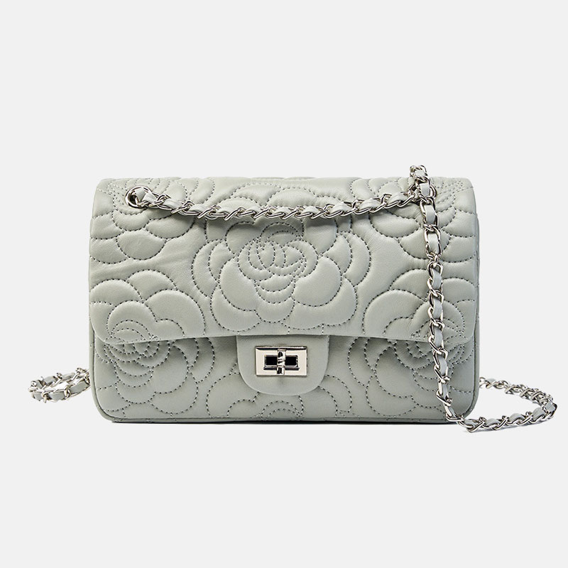 Damen Lammfell Kamelie Gesteppte Kette Crossbody Umhängetasche In Silber Hardware
