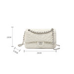 Damen Lammfell Kamelie Gesteppte Kette Crossbody Umhängetasche In Silber Hardware