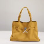 Women's Lychee Textured Top-Grain Leather Shoulder Crossbody Tote Handbag In Silver Hardware