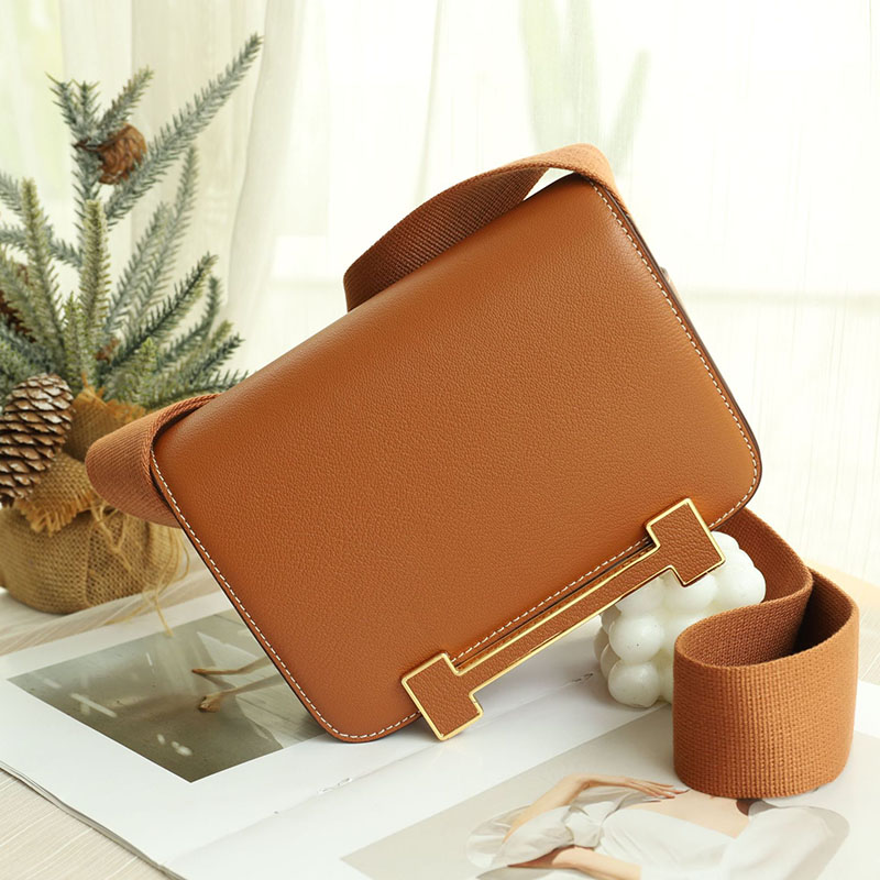 Women's Minimalist Goat Textured Full Grain Leather Shoulder Bag In H-Shaped Clasp