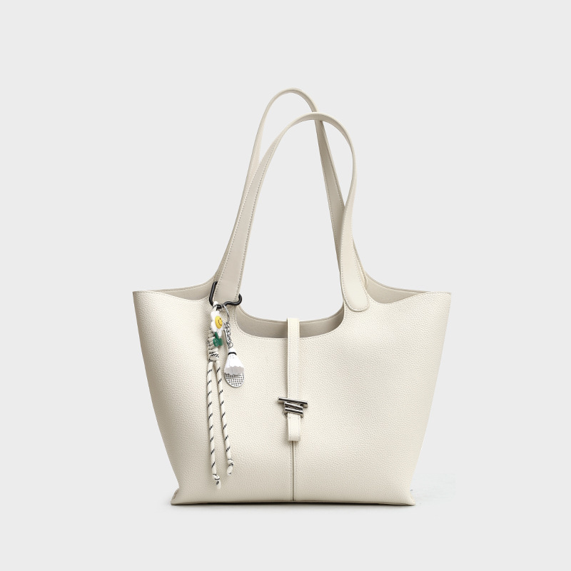Women's Minimalist Leather Shoulder Tote Bag In Silver Hardware