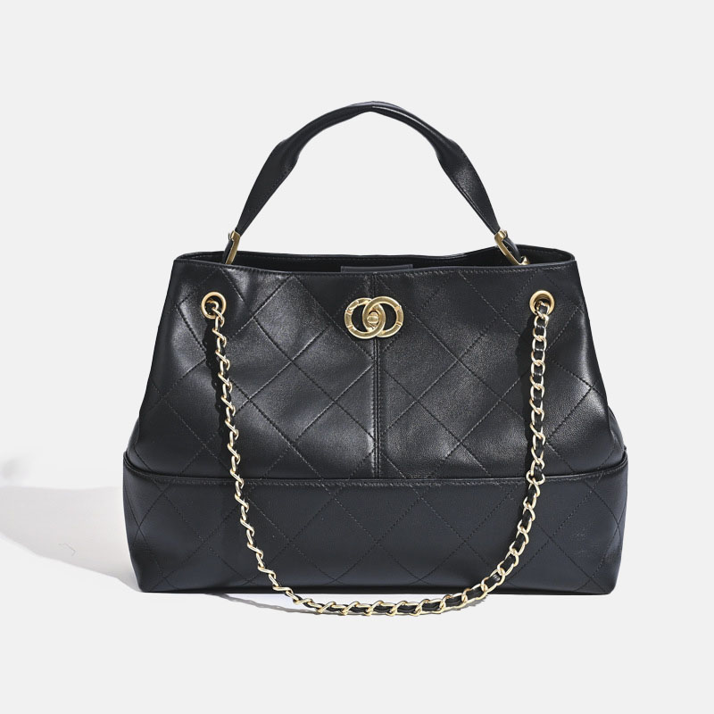 Women's Minimalist Quilted Lambskin Two-Tone Shoulder Crossbody Chain Handbag In Gold Hardware