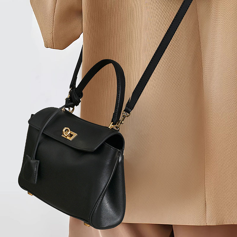 Women's Minimalist Top-Grain Leather Shoulder Handbag with Gold Hardware