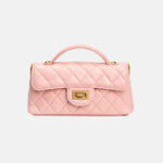 Sac à main en peau d'agneau matelassée avec bandoulière en or