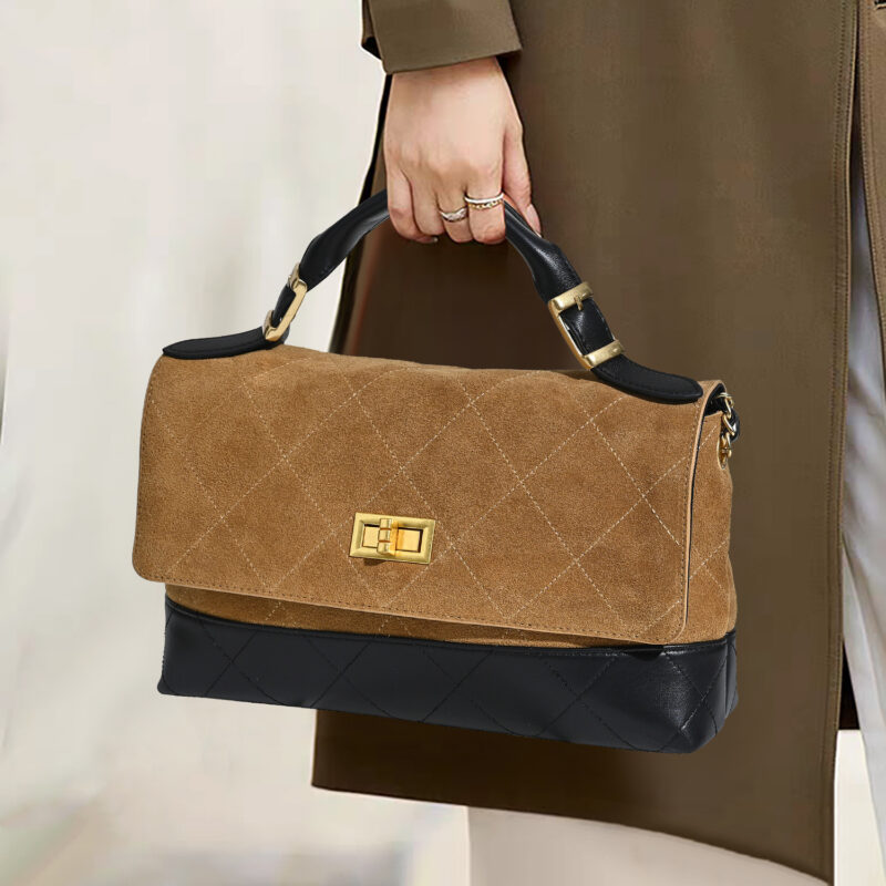 Sacs à main en cuir d'agneau matelassé avec chaîne en haut de la page