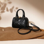 Damen gesteppte Leder Crossbody Tasche mit Tragegriff