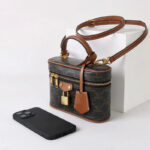 Damen Vintage Print Leder Box Top Handle Tasche in Gold Hardware