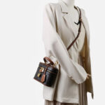 Damen Vintage Print Leder Box Top Handle Tasche in Gold Hardware