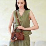 Women's Vintage Leather Shell-Shaped Boston Top Handle Bag In Charm Accessories