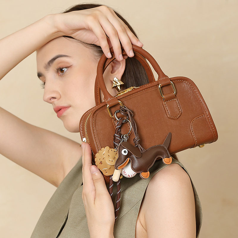 Women's Vintage Leather Shell-Shaped Boston Top Handle Bag In Charm Accessories