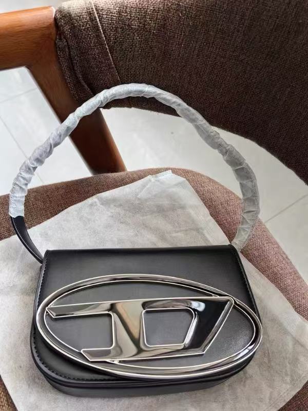 Women's Letter D Genuine Leather Baguette Shoulder Bags photo review