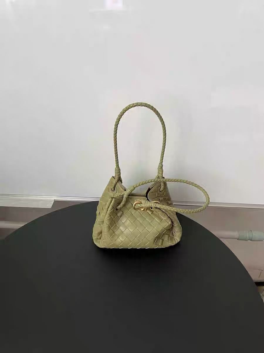 Women's Woven Split Leather Crossbody Shoulder Bucket Bag photo review