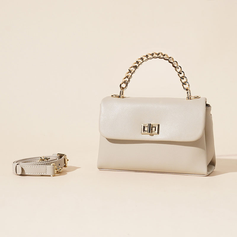 Sac à main en cuir de vachette pour femmes, avec poignée en chaîne et quincaillerie dorée