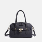 Minimalistische Damen-Taschen aus Vollnarbenleder mit goldener Hardware