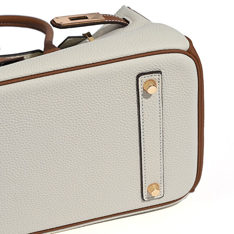 Sac à main horizontal en cuir pleine fleur pour femmes, avec des accessoires en or