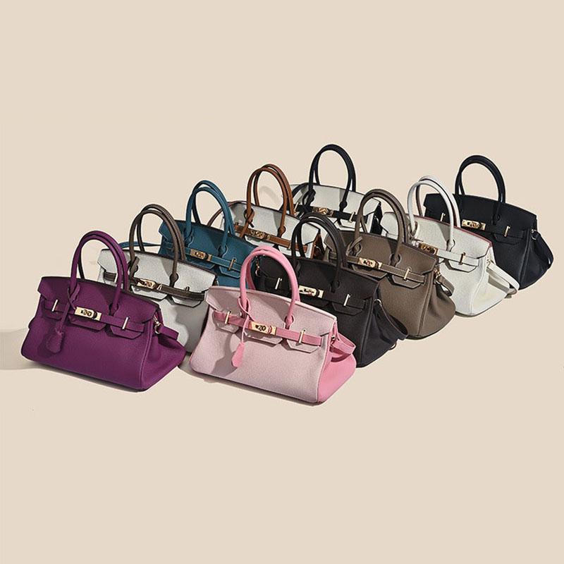 Sac à main horizontal en cuir pleine fleur pour femmes, avec des accessoires en or