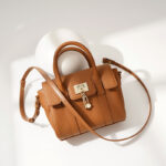 Women's Minimalist Leather Messenger Handbag In Gold Hardware