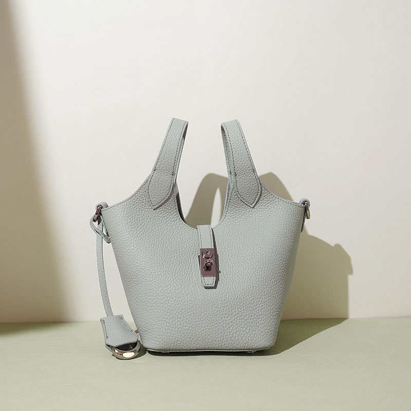 Women's Minimalist Top-Grain Leather Bucket Handbag In Silver Hardware