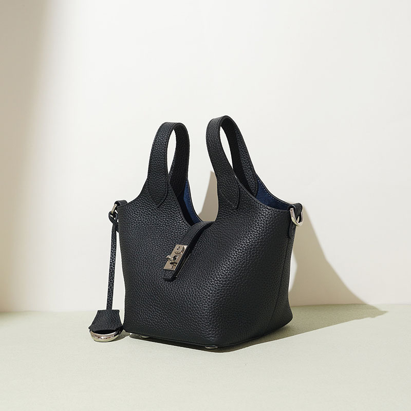 Women's Minimalist Top-Grain Leather Bucket Handbag In Silver Hardware