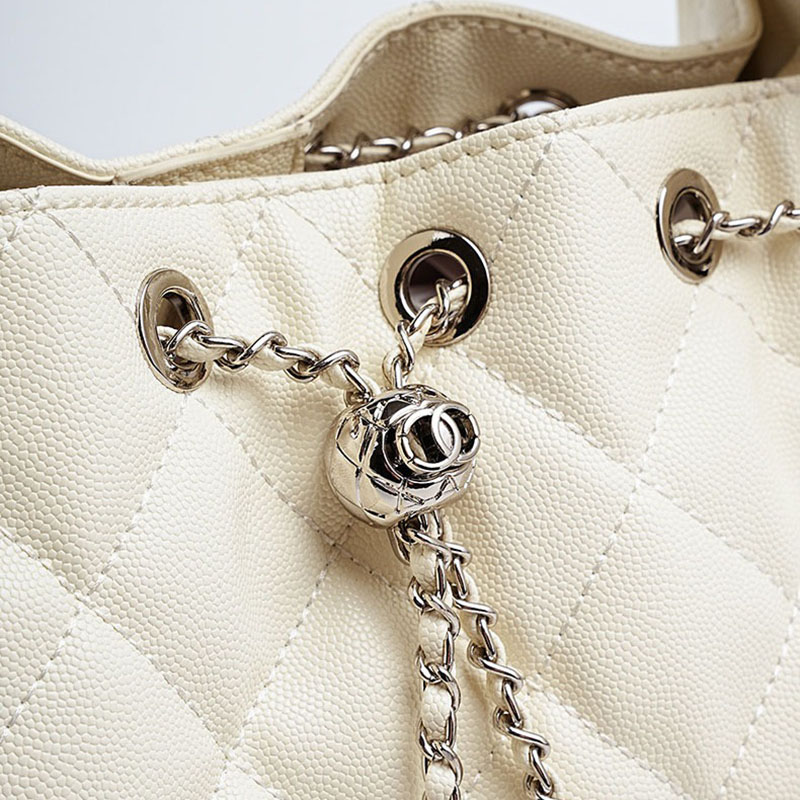Gesteppte Damen Kaviar Korn Split Leder Drawstring Kette Bucket Bag In Silber Hardware