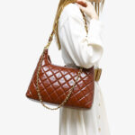 Femmes Vintage Quilted Oiled Wax Cowhide Leather Shoulder Hobo Bag In Chain Strap
