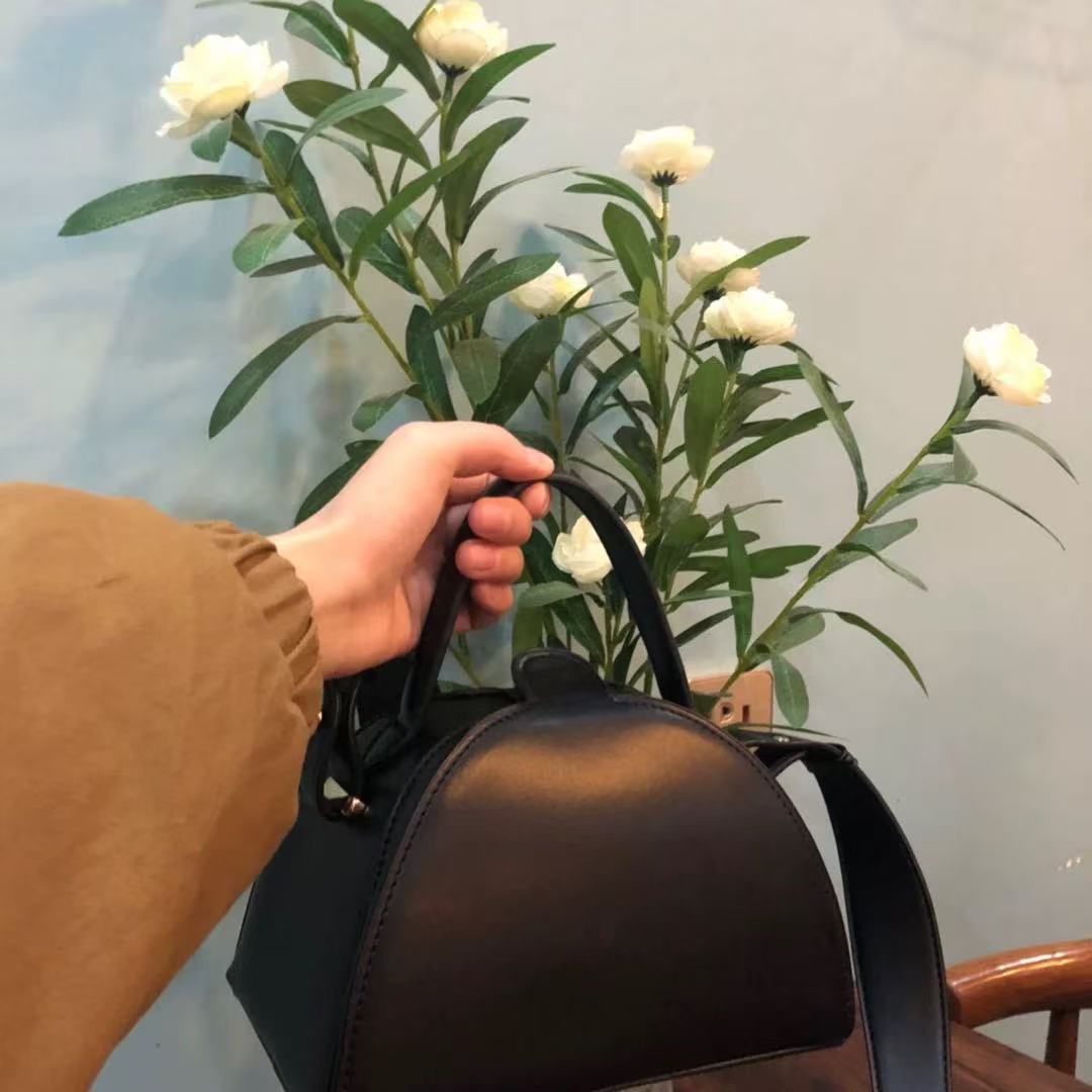 Damen Halbkreis Handtaschen mit Schulterriemen photo review