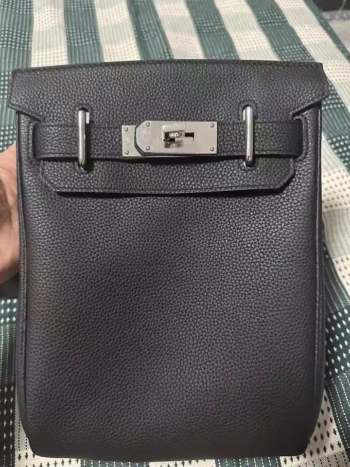 Women's Minimalist Full-Grain Leather Sling Bag In Silver Hardware photo review
