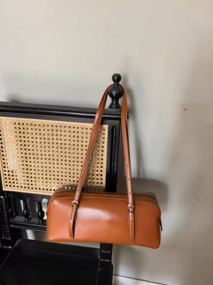 Women's Vintage Full-Grain Leather Bowling Shoulder Baguette Bag photo review