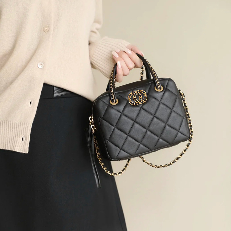 Women's Black Minimalist Quilted Full-Grain Leather Chain Strap Top Handle Bag In Gold Hardware
