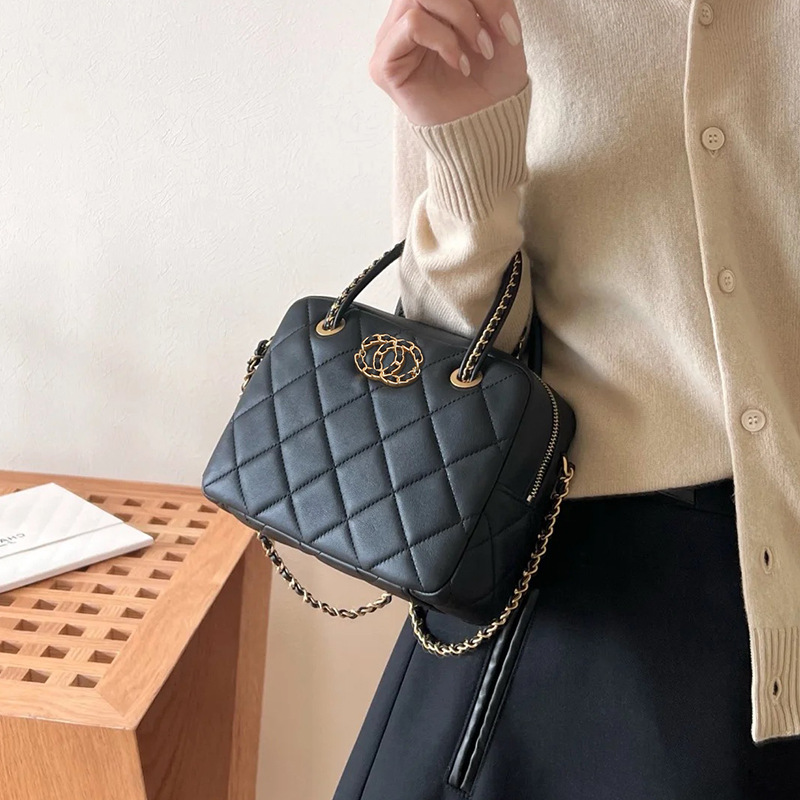 Women's Black Minimalist Quilted Full-Grain Leather Chain Strap Top Handle Bag In Gold Hardware