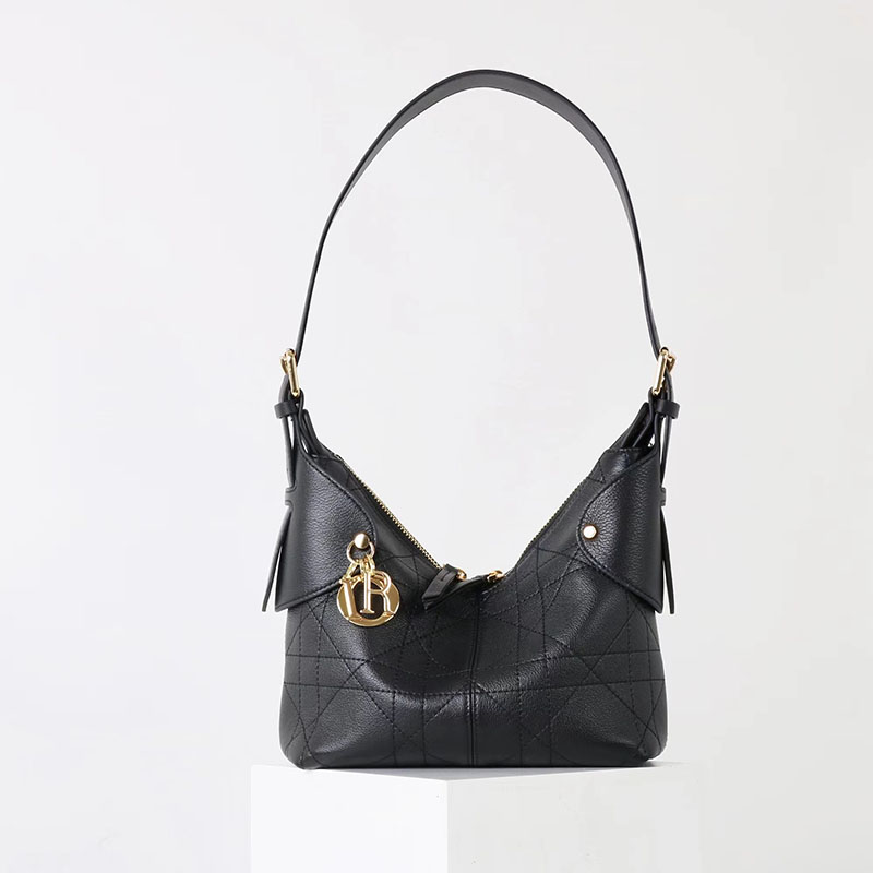 Sac hobo en cuir pleine fleur matelassé vintage noir, avec accessoires dorés, pour femmes