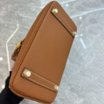 Damen Taschen aus Vollnarbenleder mit Strasssteinen und goldener Hardware