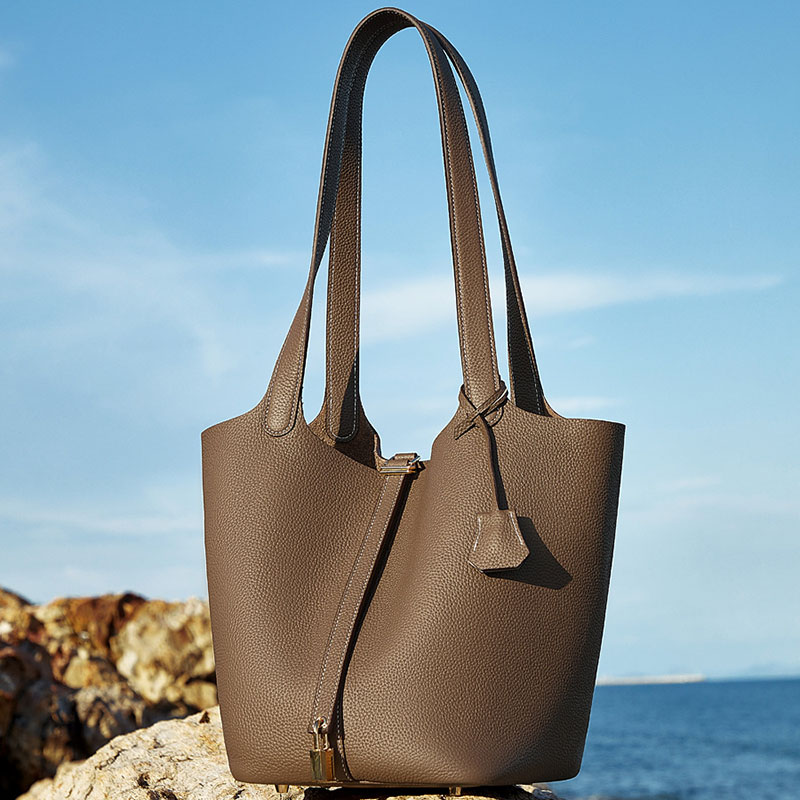Women's Large Minimalist Full-Grain Leather Bucket Bag In Gold Hardware