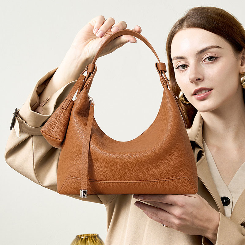 Women's Minimalist Full-Grain Leather Zip-Top Hobo Bags