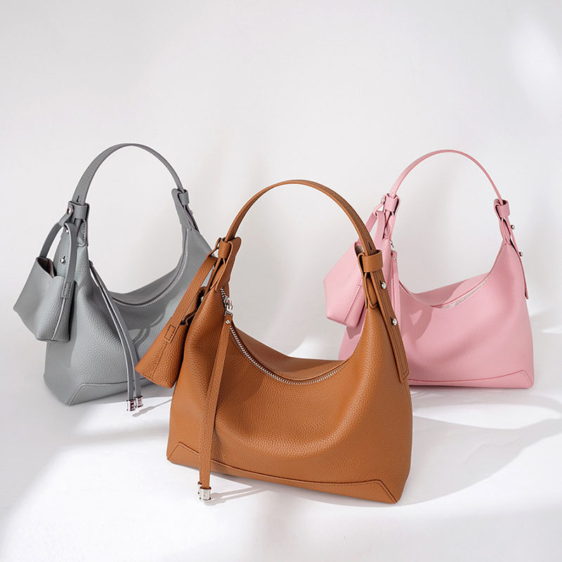 Women's Minimalist Full-Grain Leather Zip-Top Hobo Bags