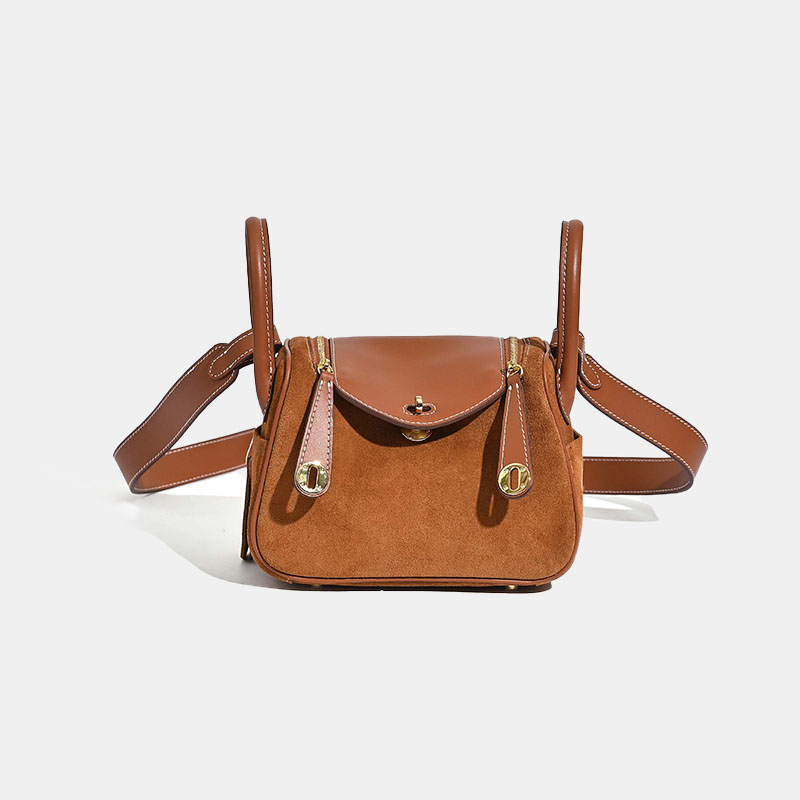 Sac à main minimaliste en daim et cuir pleine fleur pour femmes, avec des accessoires en or