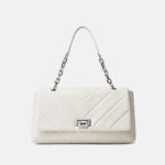 Sac à bandoulière en cuir pleine fleur matelassé pour femme, avec bandoulière en chaîne en métal argenté
