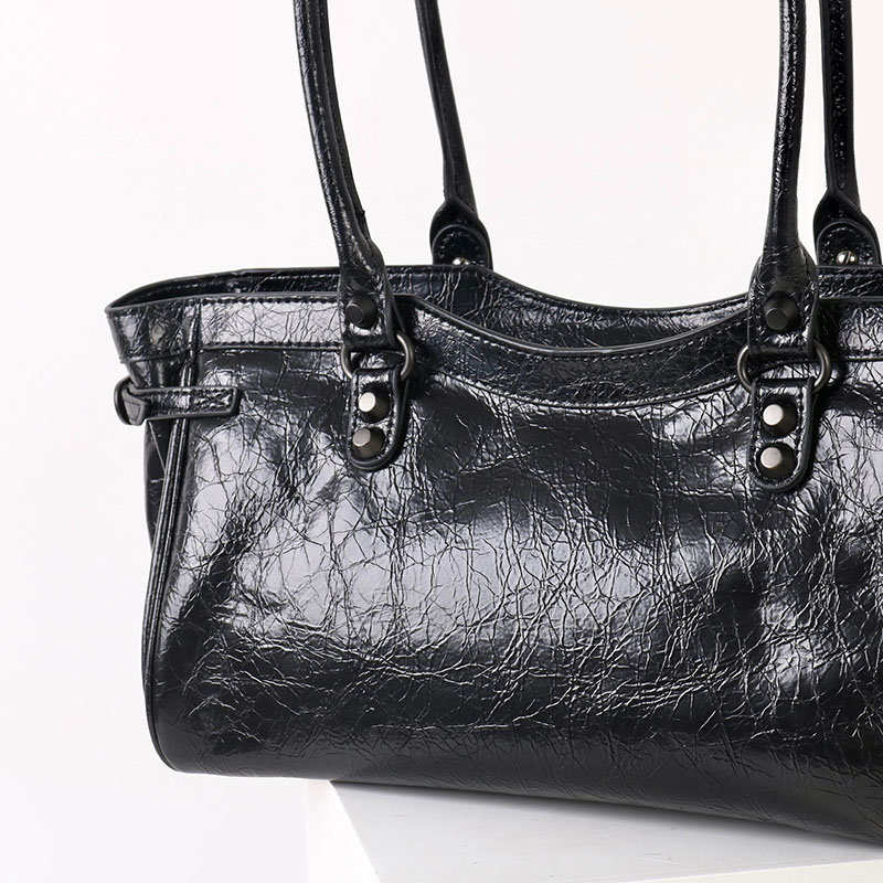 Women's Vintage Cracked Wax Leather Studded Shoulder Bag