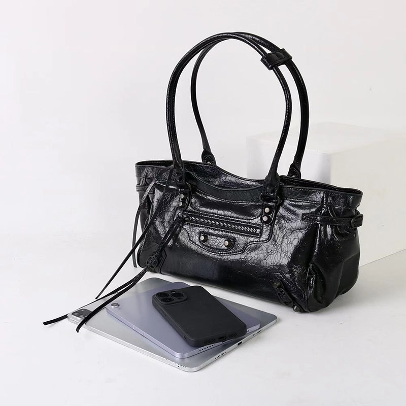 Women's Vintage Cracked Wax Leather Studded Shoulder Bag